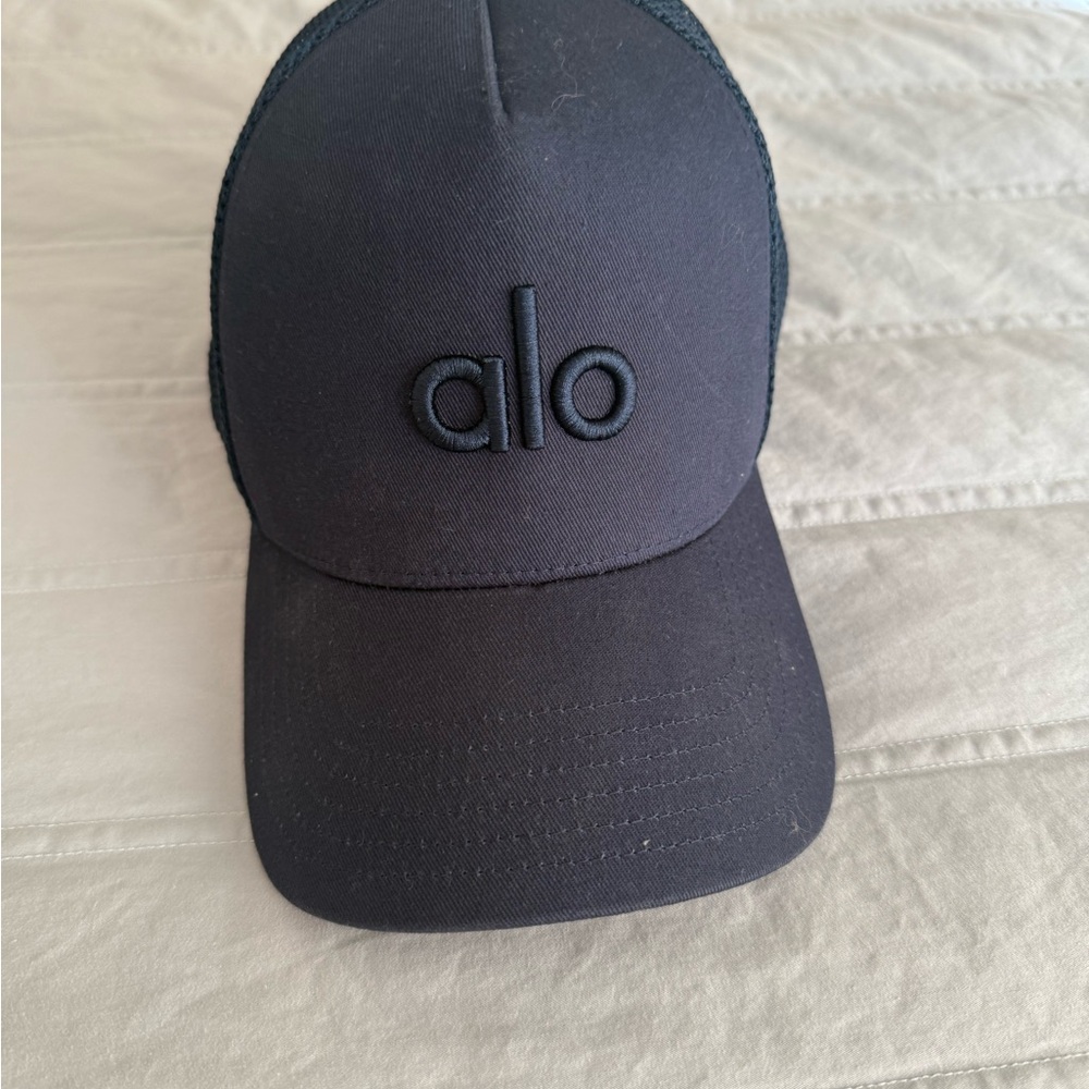 ALO Yoga Navy Hqt